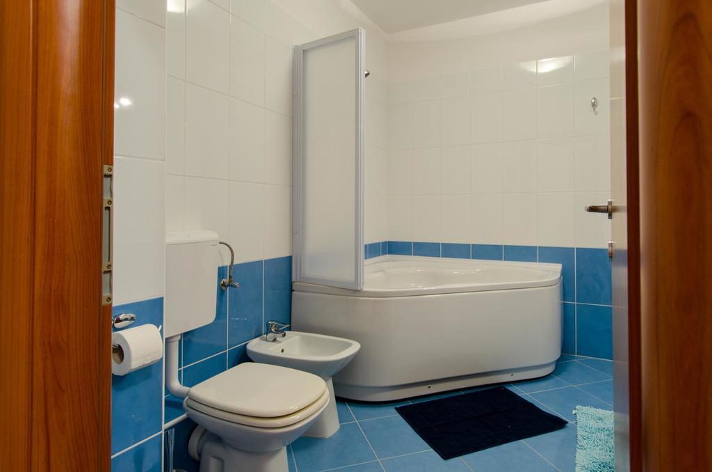 Deluxe Apartment Bagaric Trogir Bilik gambar